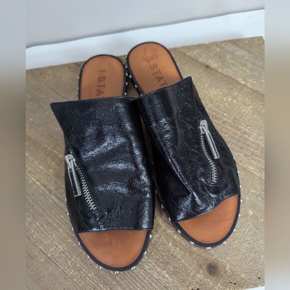 Cadwyn Slide Sandal In Black Leather 7.5 NWT - Picture 8 of 8